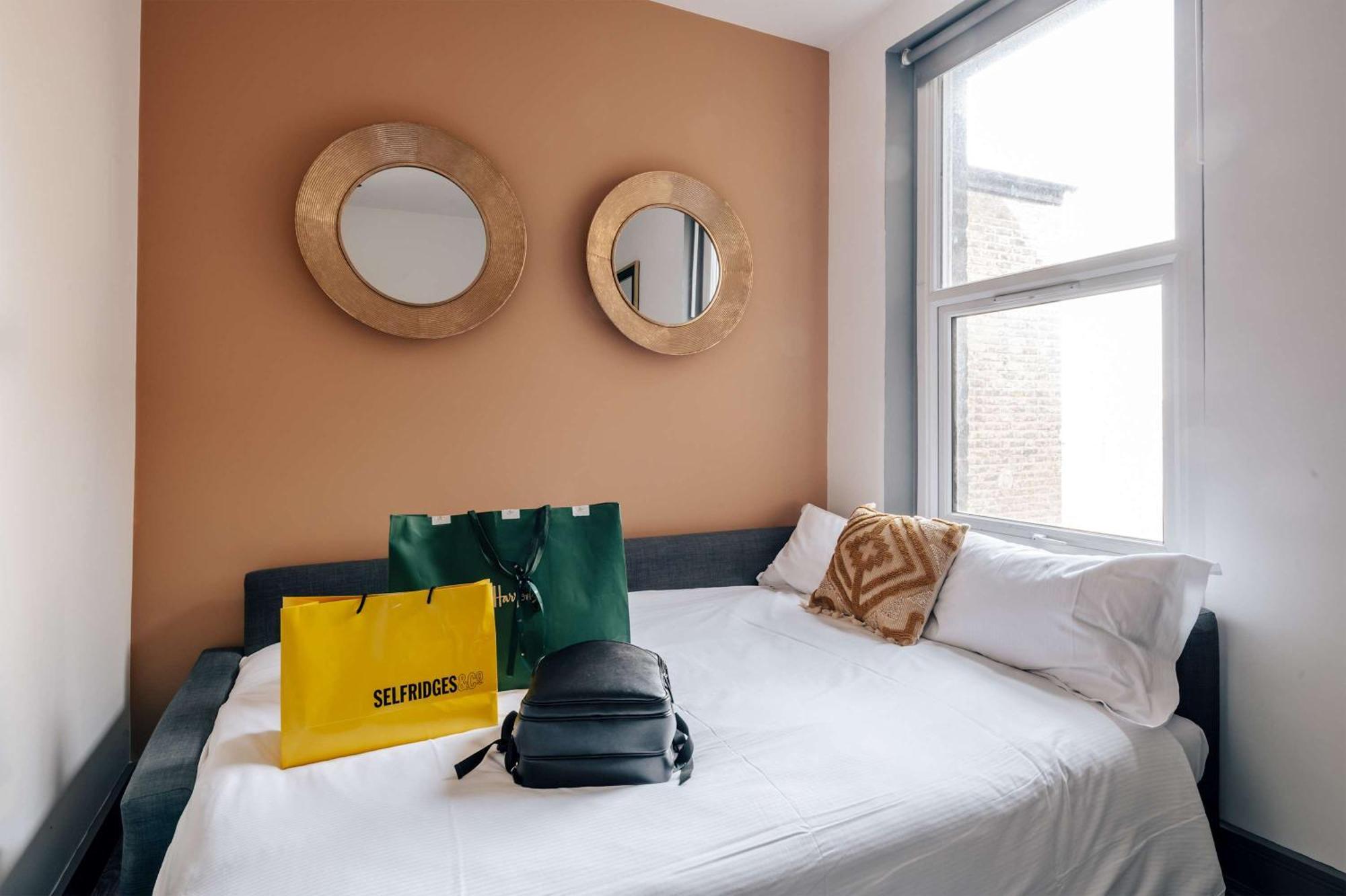 Modern And Spacious Duplex In Earls Court 런던 외부 사진